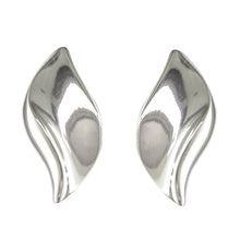  Sterling Silver Earrings Plain twisted leaf Stud