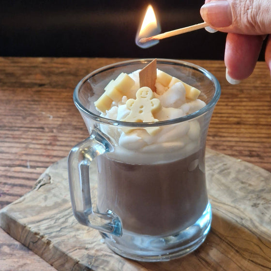 CHRISTMAS GINGERBREAD MAN & HOT CHOCOLATE SCENTED CANDLE