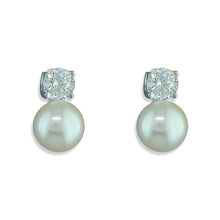  Classic Freshwater Pearl and cubic zirconia Stud Earrings